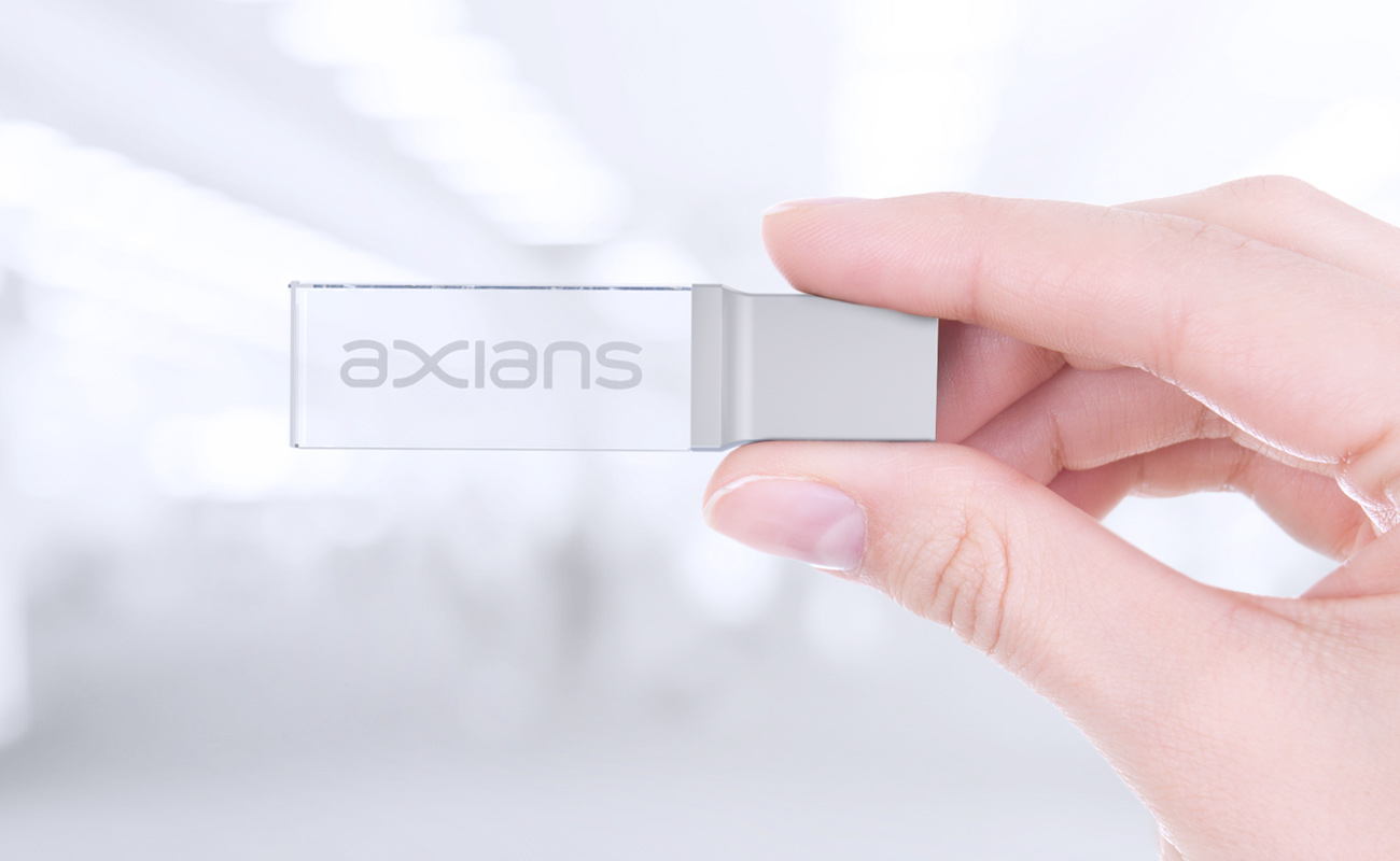 Crystal - Gepersonaliseerde glazen USB sticks gallery thumbnail