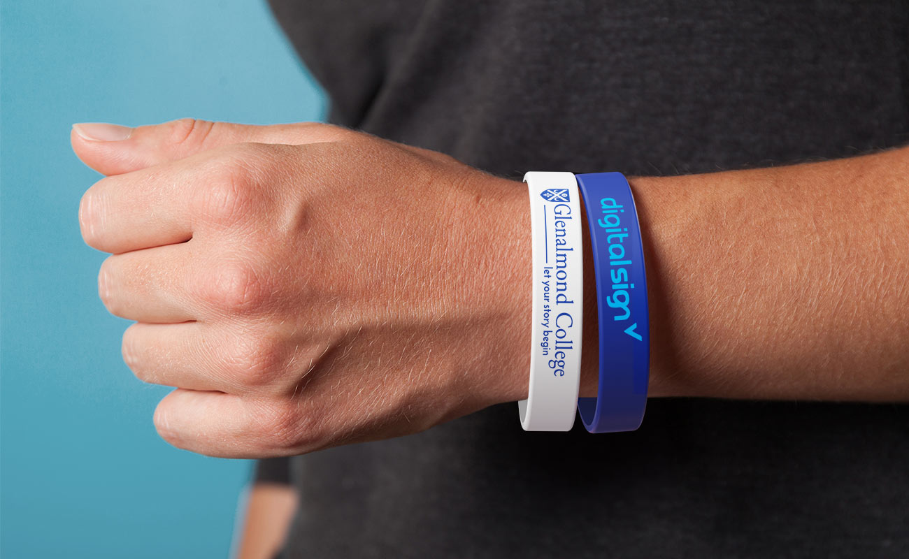 Revo - Gepersonaliseerde Silicone Wristbands gallery thumbnail