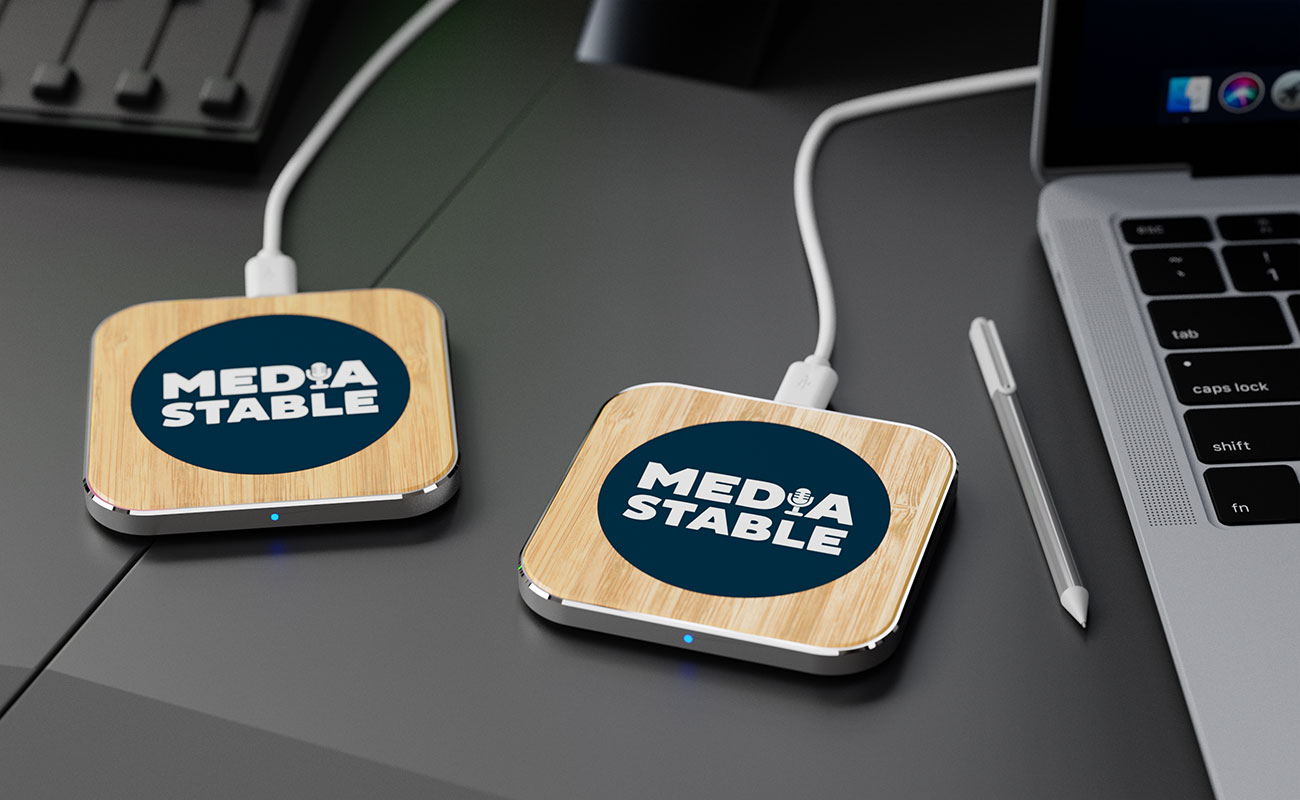 Savanna - Gepersonaliseerde Bamboe Draadloze Opladers gallery thumbnail