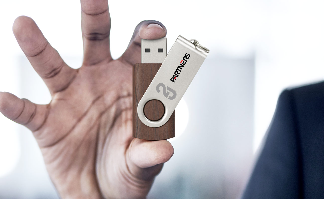 Twister Wood - Houten USB Stick gallery thumbnail